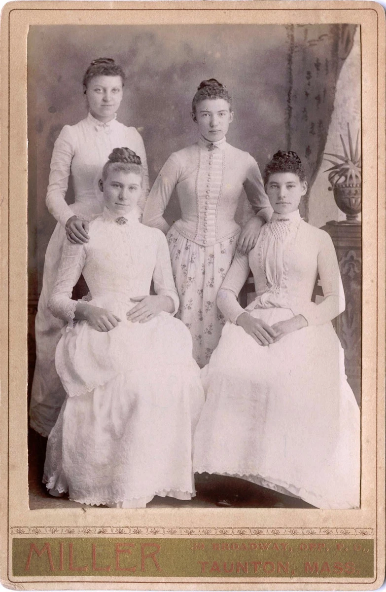 VICTORIAN FASHION ca 1880s CABINET PHOTO FOUR YOUNG WOMEN TAUNTON