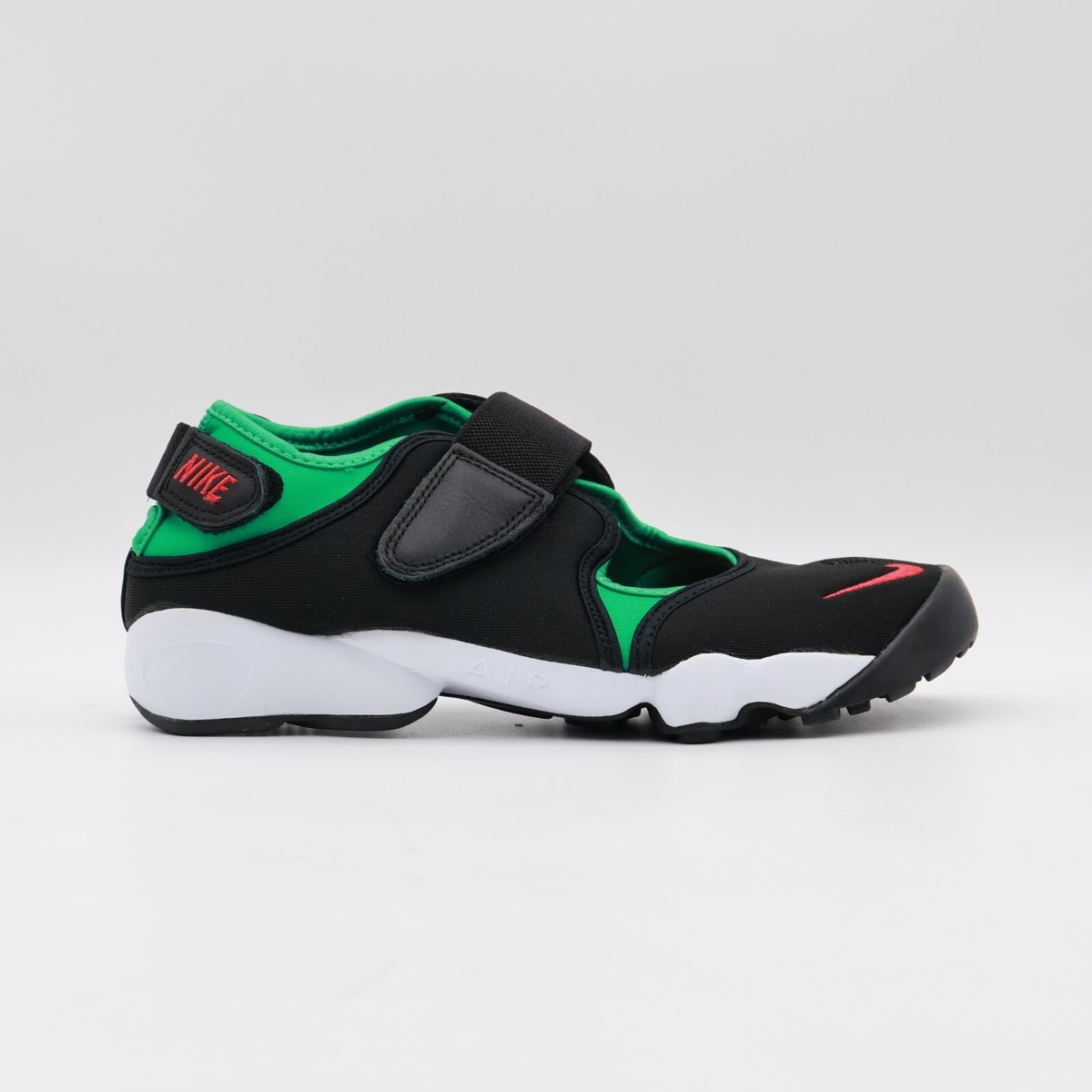 FN7772-001 Nike Air Rift Kenya University Red Stadium Green Forest