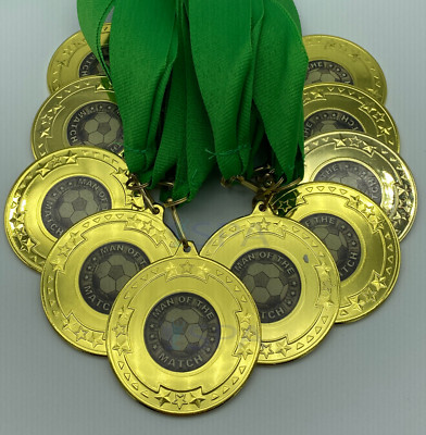 10 x Man of the Match Medaillen mit grünen Bändern Gold Fußball Medaille