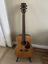 Cort Earth 100 - Acoustic Guitar. Excellent Condition. New Strings + Gig Bag