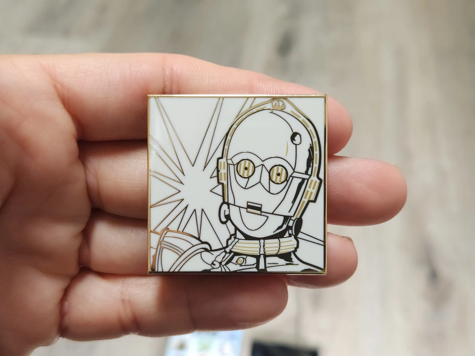 C3PO (Y643) - FiGPiN Star Wars Classic Series 1 Mystery Mini Pin Unclaimed New