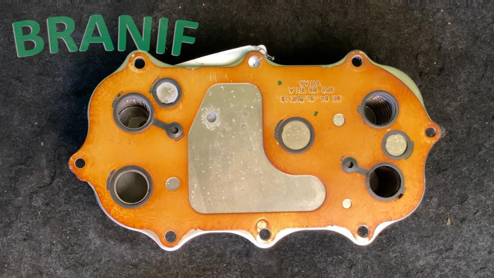 VW AUDI LAMBORGHINI PORSCHE BENTLEY OIL COOLER  4.0L  0P2117015 OEM