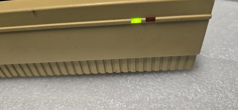 镜面外壳 带Seagate ST118273N 18.2GB SCSI 3.5" 50针 HDD 免运费  — 第 3/4 张图片