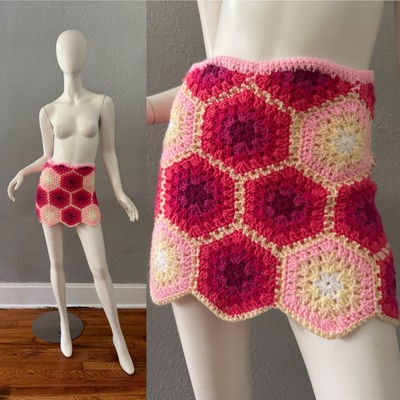 Vintage 70s Pink Granny Square Knit Handmade Zipper Mini Skirt M