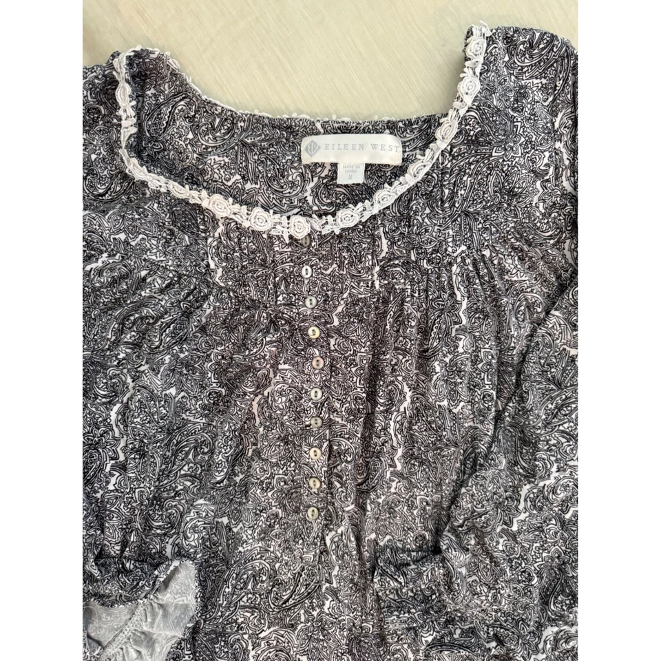 Camisón Eileen West estampado cachemir manga larga botón delantero negro blanco grande Foto 3 de 4
