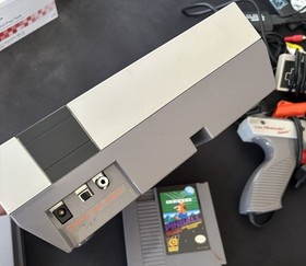 Nintendo NES Entertainment System Console Lot w/ Games, Controllers, HDMI