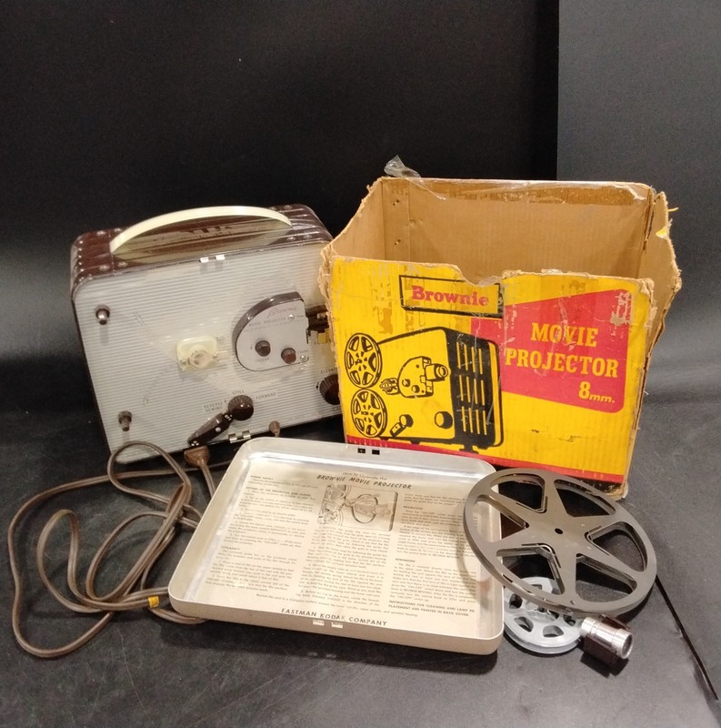 VTG Kodak Brownie Movie Projector 8mm With Box & Reels
