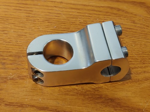 Mongoose Maurice BMX Stem Threadless 1 1/8 in Silver 4 Bolt Front Load - Picture 8 of 12