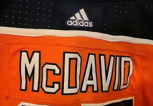 Connor McDavid #97 Captain Edmonton Oilers Adidas Jersey Adult Size Small - Picture 9 of 13