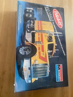 Kellerfund: alter Peterbilt 359 Conventional Bausatz Monogram 2500 1:16