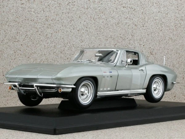 CHEVROLET Corvette 1965 silver Maisto 1 18