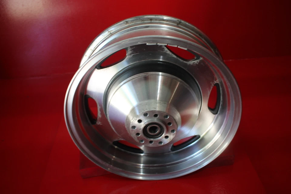 00 LLANTA TRASERA SUZUKI INTRUDER 1500 LC Foto 3 de 4