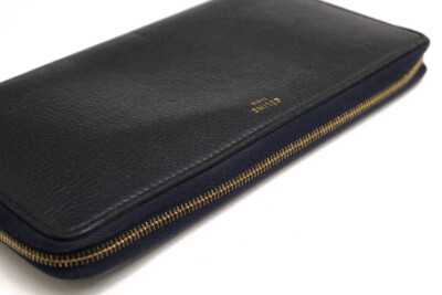 CELINE セリーヌ　large zipped wallet Large zipped wallet IN Grained Calfskin - Black | CELINE