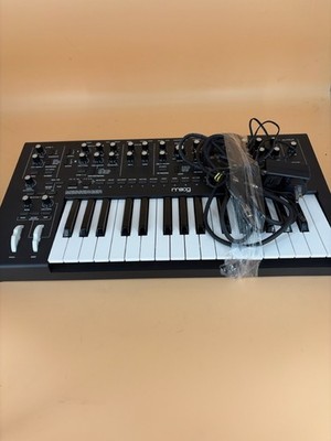 MOOG MESSENGER SYNTHESIZER MONOPHONIC ANALOG SYNTH (TDW044318)