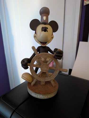 WALT DISNEY WORLD MICKEY MOUSE STEAMBOAT WILLIE BOBBLEHEAD