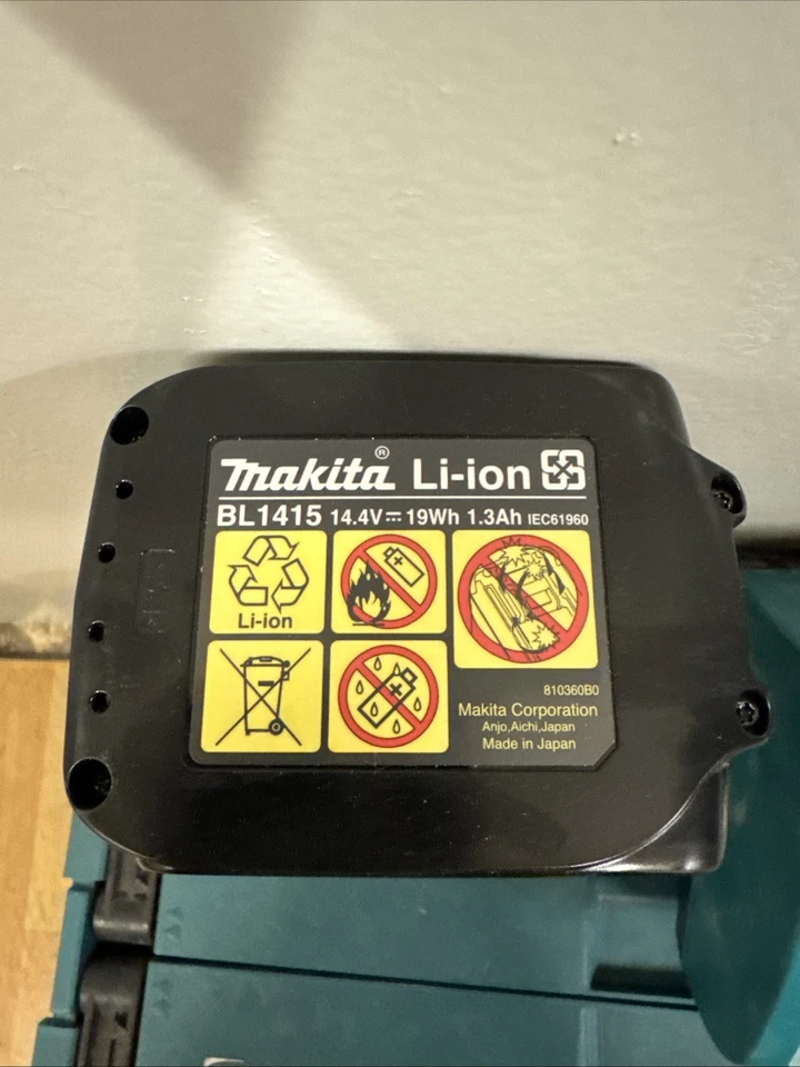 Makita BDF 343 Akku Schrauber Komplettset 2Akkus Lader Koffer sehr guter Zustand - Bild 3 von 4