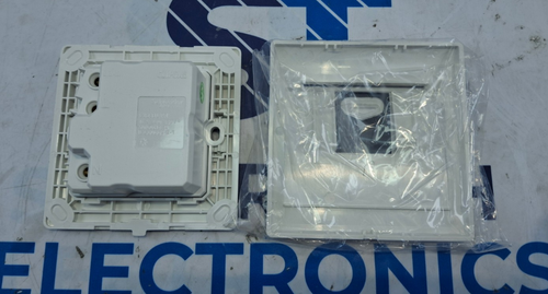 SCHNEIDER E8231EKT Interruttore elettronico a chiave con relè temporale - Foto 2 di 4