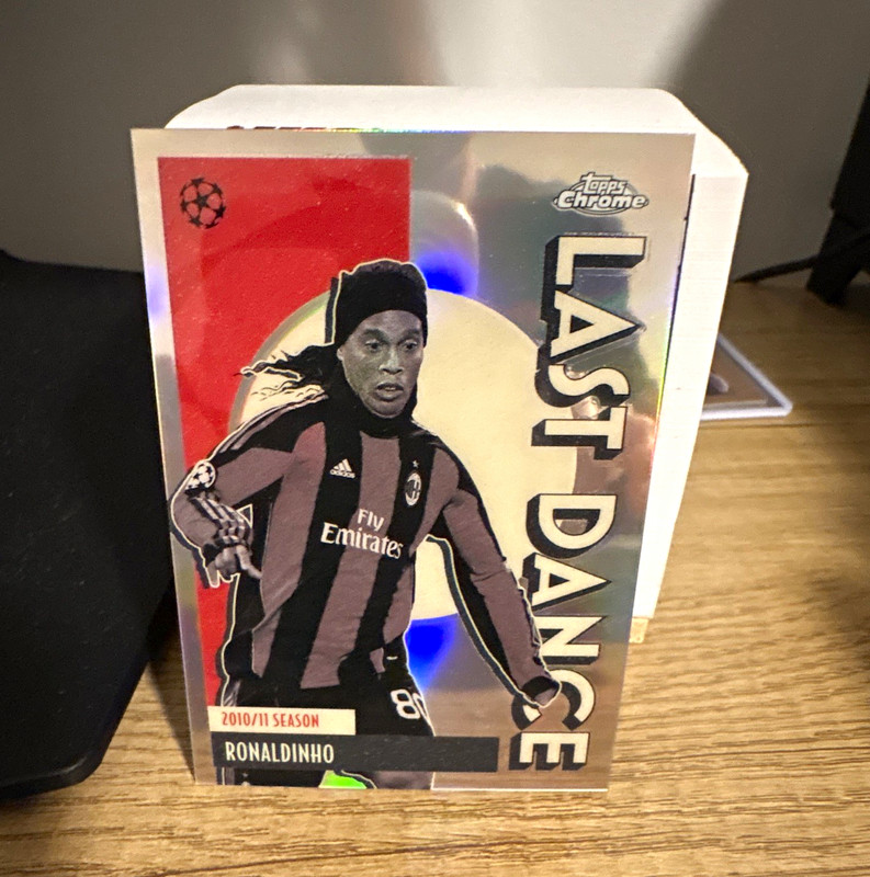 Topps Chrome Ronaldinho Last Dance Insert #LD-9 AC Milan 2010/11