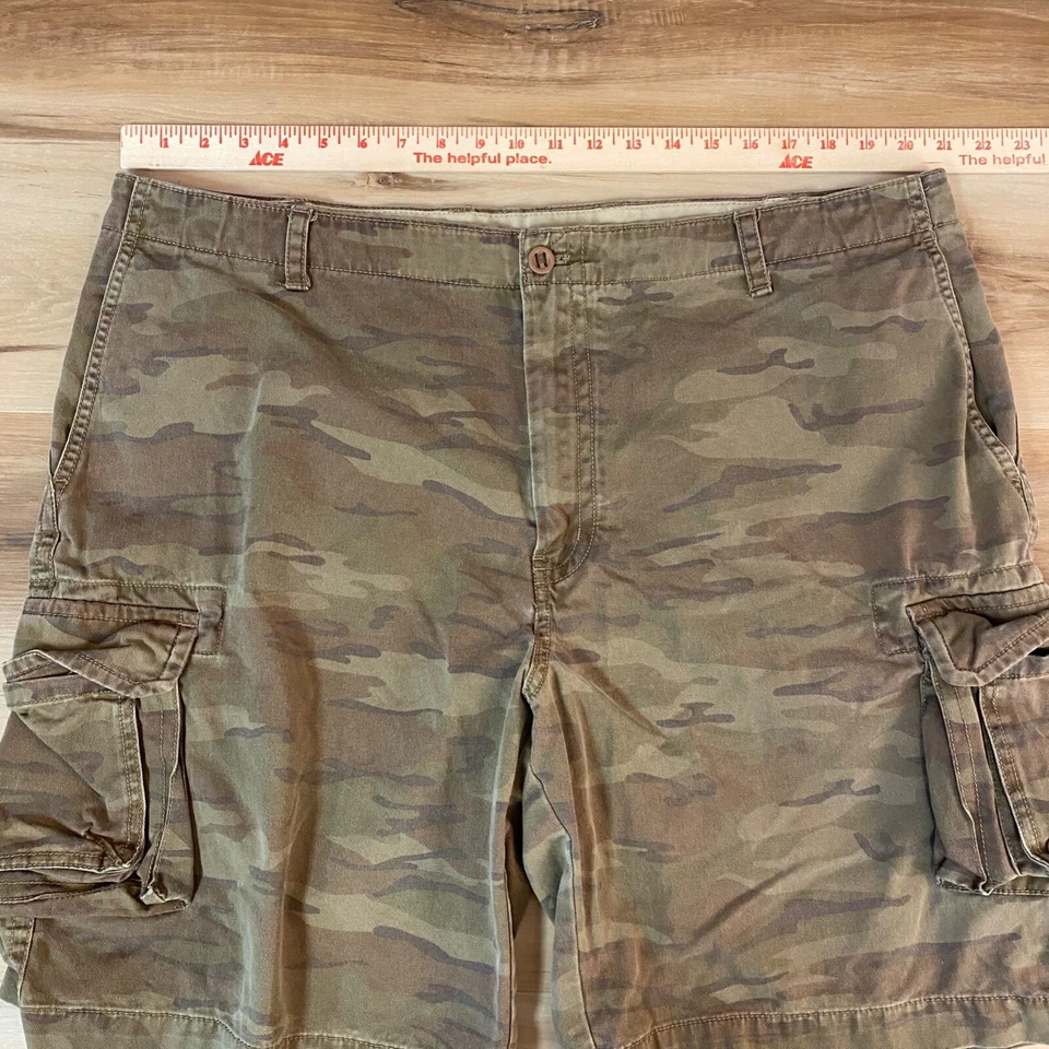 Pantalones Cortos Carga IZOD Para Hombres 42 Verde Bosque Camuflaje Algodón Bolsillos 10" Foto 2 de 4