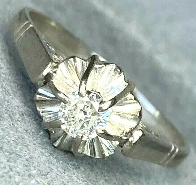 Platinum Diamond Halo 0.20ct Solitaire Vintage Bu… - image 4