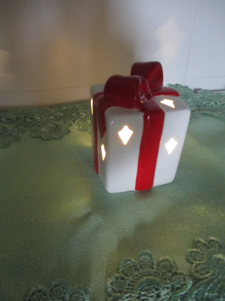 LED Weihnachts Deko kleines Päckchen Keramik