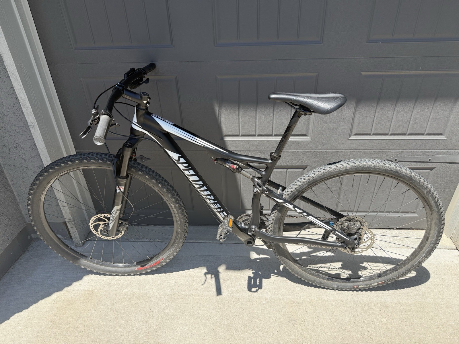 (Used) 2016 Specialized Epic Comp 29 Full Suspension MTB Hydraulic Disc, M, Black/White (250.00 USD) (Used) 2016 Specialized Epic Comp 29 Full Suspension MTB Hydraulic Disc, M, Black/White (250.00 USD)