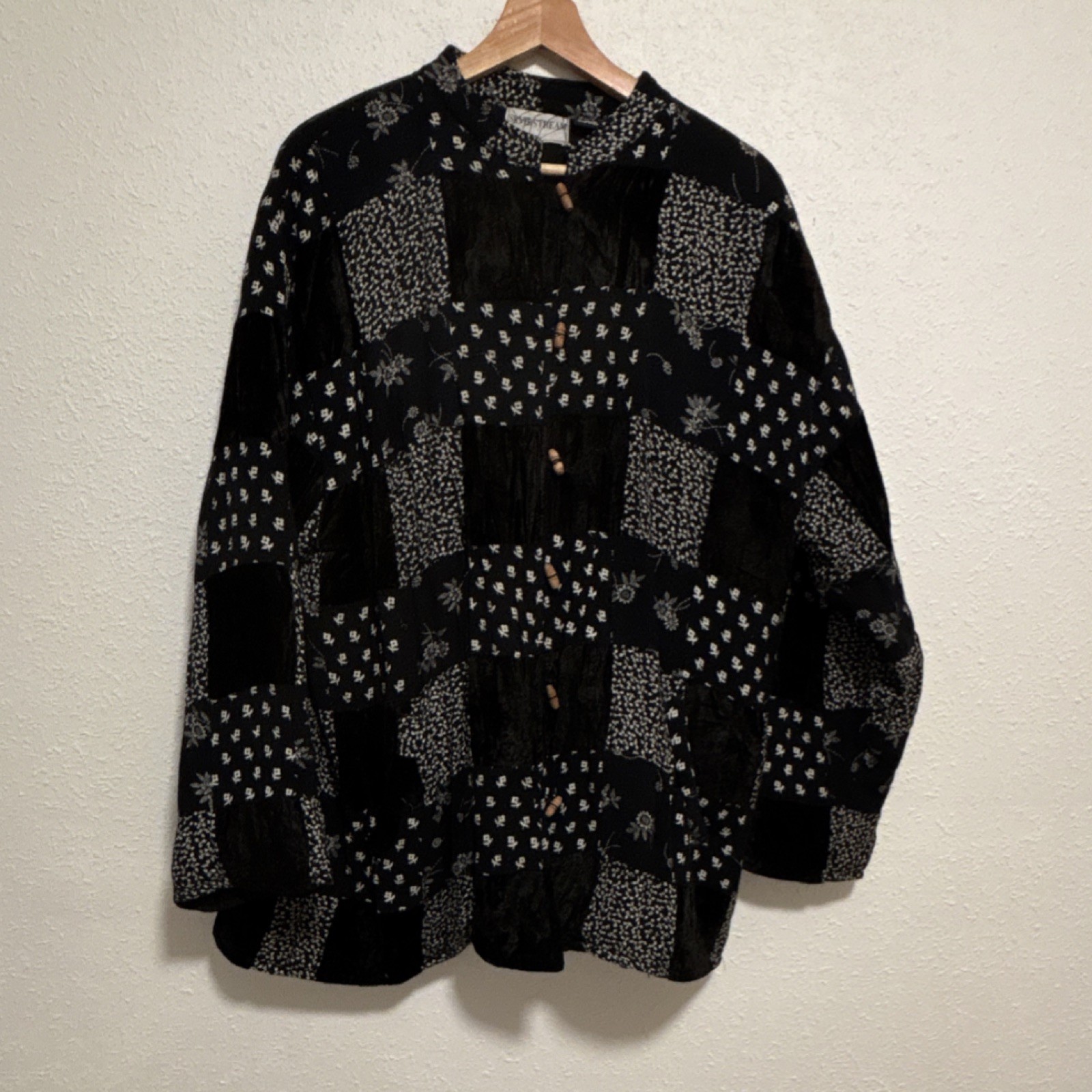 Silver Stream Patchwork Floral Jacket Black White… - image 1