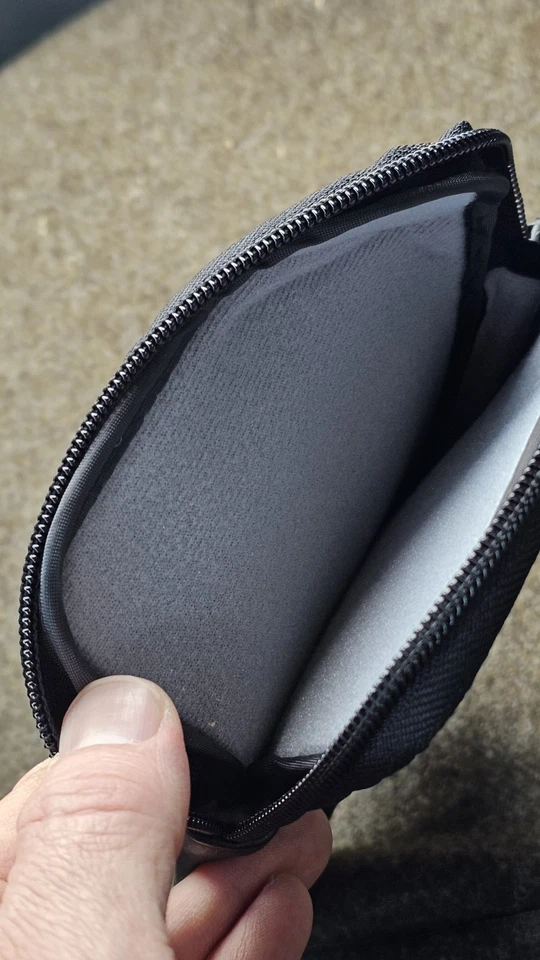 Garmin Universal Carrying Case up to 7-inch - Image 4 of 4