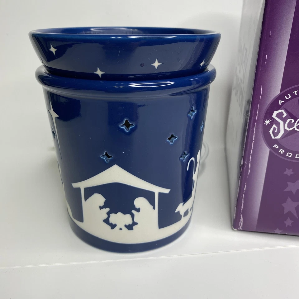 Calentador de cera eléctrico tamaño completo Scentsy Silent Night azul Belén Navidad Foto 2 de 4