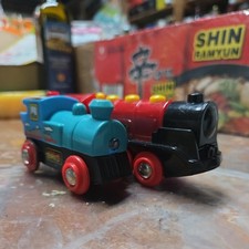 Brio Battery Operated lot 2 Engines ONLY ONE WORKS 