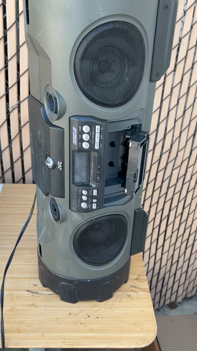 JVC RV-NB1 CD/Headphone Jack/CD-R Playback/Radio/CD-RW Playback