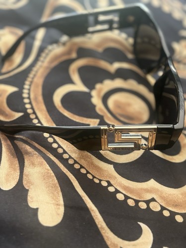 Versace VE4403 Sunglasses – Black Frame with Gold Accents - Picture 4 of 5