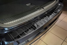 für VOLKSWAGEN TOURAN III / R-LINE 2015-> Ladekantenschutz Edelstahl Schwarz