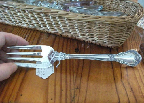 84 grams STERLING SILVER CHANTILLY cold MEAT SERVING FORK Gorham estate vintage