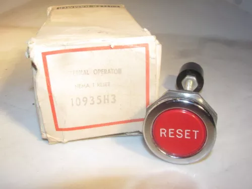 CUTLER HAMMER 10935H3 EXTERNAL OPERATOR NEMA 1 RESET RED - 5 AVAILABLE