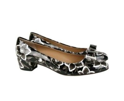 [Salvatore Ferragamo] バレリーナオーナメントドロップボウ FERRAGAMO Vara bow-embellished leather pumps | NET-A-PORTER