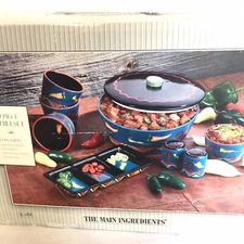 The Main Ingredients 9 Piece Chili Set Salt Peper Shaker 4 Bowls Lid Bowl