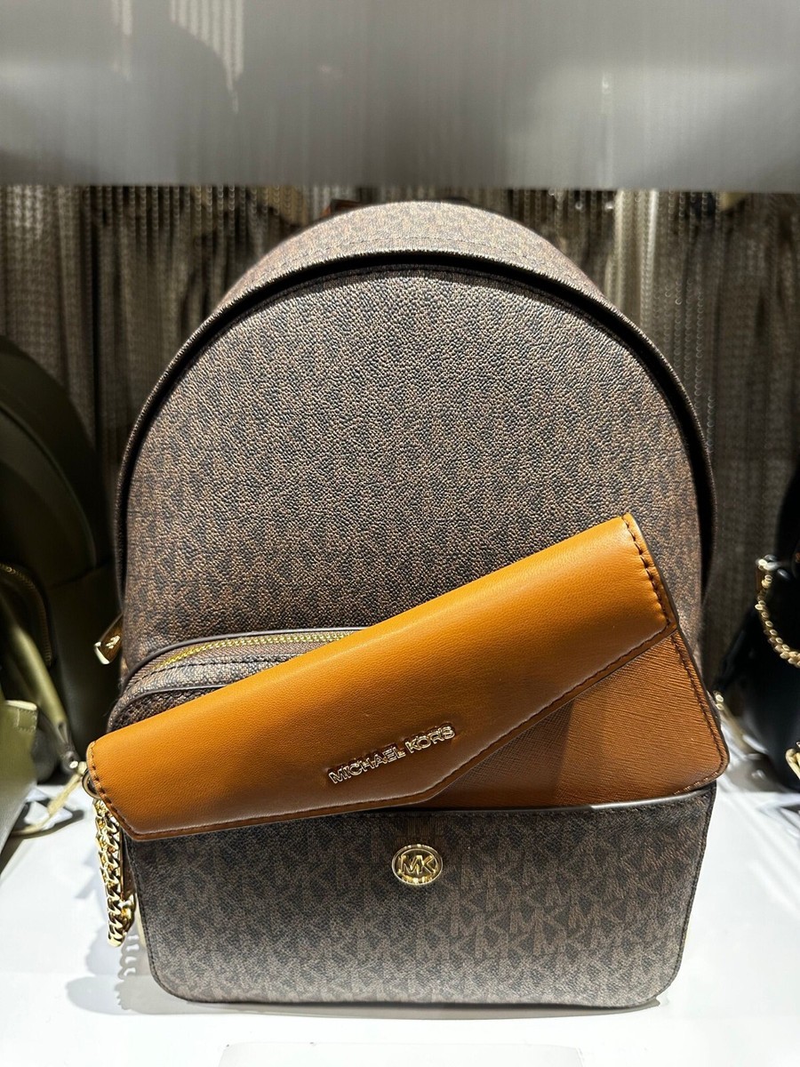 Michael Kors Maisie Medium 2IN1 Backpack Bag Logo Signature  display picture 2