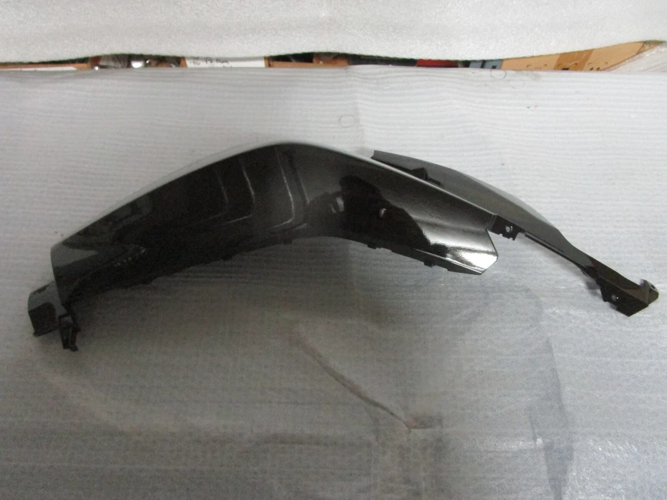 Cubierta de embellecedor del tanque de combustible del lado derecho BMW K1600 / K1600GT 17-23 NEGRA TORMENTA METÁLICA Foto 3 de 4