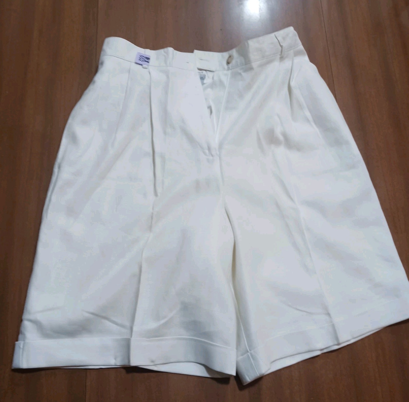 TALBOTS WOMANs White LINEN Pleated SHORTS SIZE 14