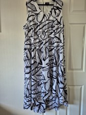 Lovedrobe For SimplyBe Size 26 White Dress With Black Print