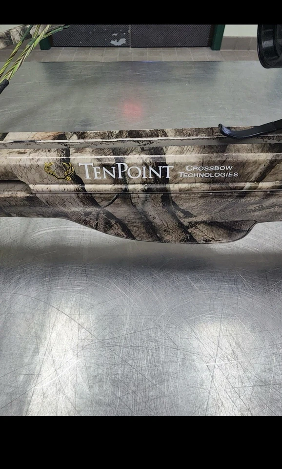TENPOINT TITAN HLX CROSSBOW, COMES WITH 4X32 SCOPE, QUIVER ,ARROWS - Image 4 of 4