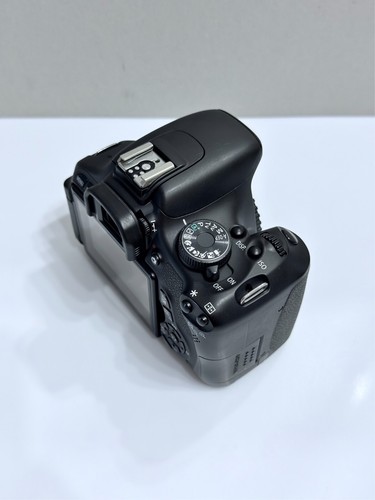 Digitalkamera Canon EOS 600D / FULL-HD / 18.0MP - nur Body - Schwarz - Bild 6 von 11