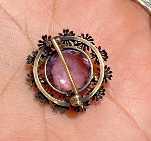 Antique solid 14K yellow Gold Amethyst enamel Daisy Brooch-3.62 Grams-Marked & T - Picture 14 of 14
