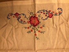 Tablett Tuch mit Stickerei und Blumenmuster
