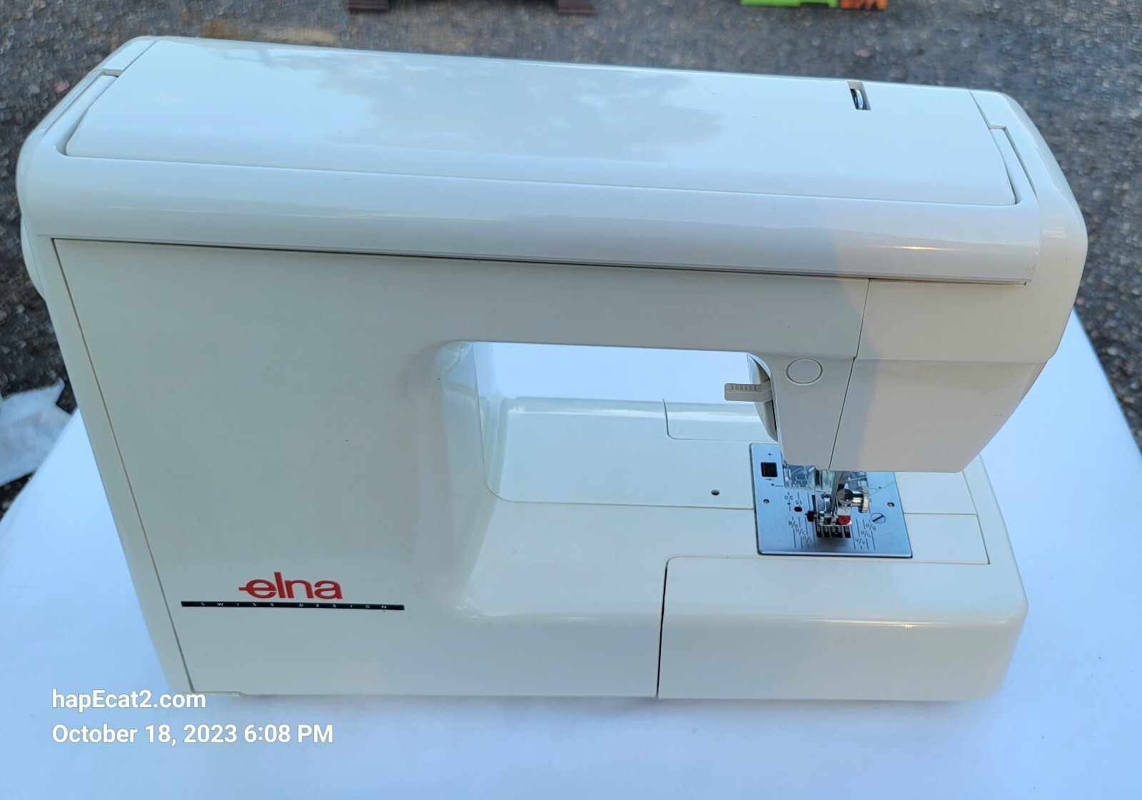 Elna Quilter's Dream 0238461 6003Q Sewing Machine W/Pedal Cover Taiwan