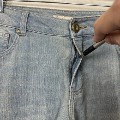 CAbi Jeans Deconstructed Brett Destruction Wash Denim Size 8 Blue Straight - Picture 4 of 15
