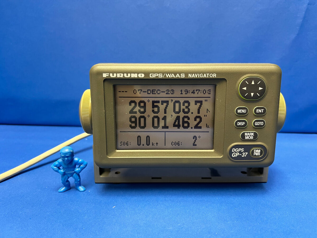 Furuno GP-37 GPS/WAAS Navigator with Mount & Sun Cover Furuno GP-37 GPS/WAAS Navigator with Mount & Sun Cover