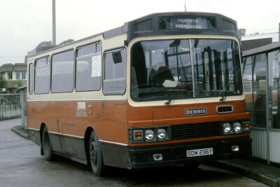 Merthyr Tydfil 236 SDW236Y 6x4 Qualitäts Bus Foto