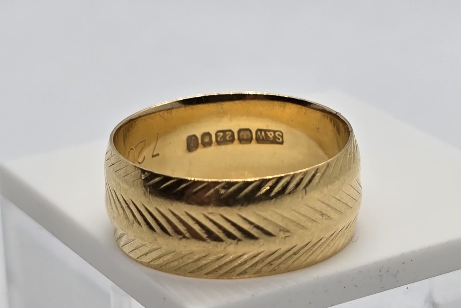 Solid 22ct Yellow Gold Patterned Wedding Band Rin… - image 15